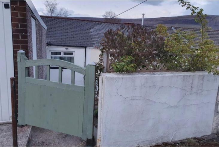 Aderyn Mawr Cottage Blaina Exterior photo